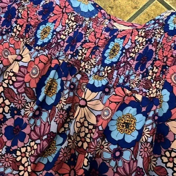 Floral Top with Terra Sky - Picture 2 of 4